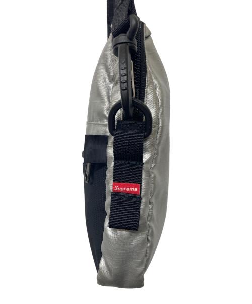 THE NORTH FACE（ザ ノース フェイス）THE NORTH FACE (ザ ノース フェイス) SUPREME (シュプリーム) 18SS Metallic Shoulder Bag シルバー×ブラックの古着・服飾アイテム