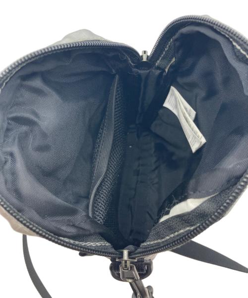 THE NORTH FACE（ザ ノース フェイス）THE NORTH FACE (ザ ノース フェイス) SUPREME (シュプリーム) 18SS Metallic Shoulder Bag シルバー×ブラックの古着・服飾アイテム