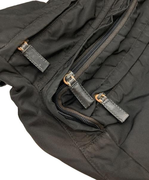 PRADA（プラダ）PRADA (プラダ) ロゴエンブレムプレートナイロンショルダーバッグ ブラックの古着・服飾アイテム