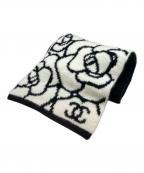CHANELシャネル）の古着「カシミヤシルクブレンドココマークカメリア大判マフラー」｜ホワイト×ブラック