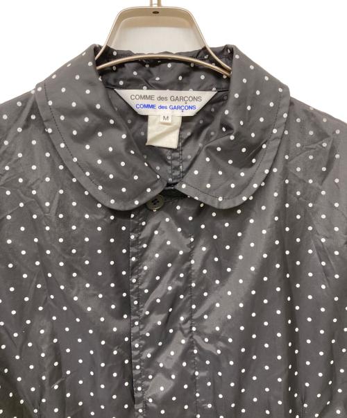 COMME des GARCONS COMME des GARCONS（コムデギャルソン コムデギャルソン）COMME des GARCONS COMME des GARCONS (コムデギャルソン コムデギャルソン) ドットナイロンコート ホワイト×ブラック サイズ:Mの古着・服飾アイテム