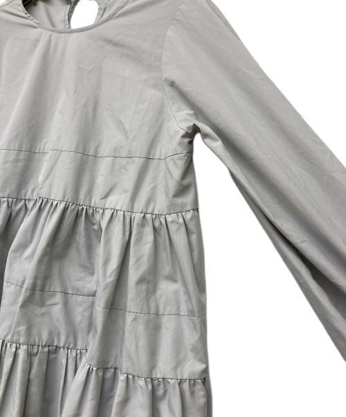 YORI（ヨリ）YORI (ヨリ) 22SS ティアードロングブラウス グレー サイズ:Freeの古着・服飾アイテム