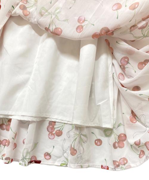 LILLIAN CARAT（リリアンカラット）LILLIAN CARAT (リリアンカラット) チェリーワンピース ホワイト サイズ:SIZE 2の古着・服飾アイテム