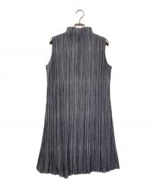 PLEATS PLEASE（プリーツプリーズ）の古着「フレンチスリーブプリーツワンピース」｜グレー
