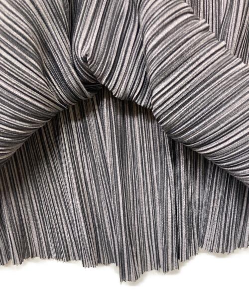 PLEATS PLEASE（プリーツプリーズ）PLEATS PLEASE (プリーツプリーズ) フレンチスリーブプリーツワンピース グレー サイズ:size2の古着・服飾アイテム