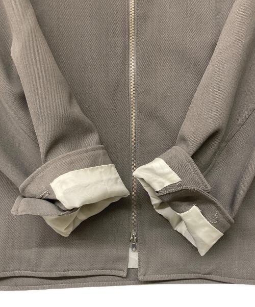 PUBLIC TOKYO（パブリックトウキョウ）PUBLIC TOKYO (パブリックトウキョウ) AQUA WOOLカルゼジップブルゾン グレー サイズ:2の古着・服飾アイテム