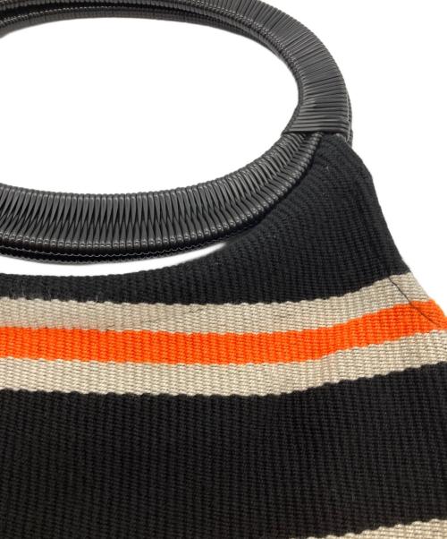 MARNI（マルニ）MARNI (マルニ) MARKET BOAT BAG ブラック×オレンジの古着・服飾アイテム