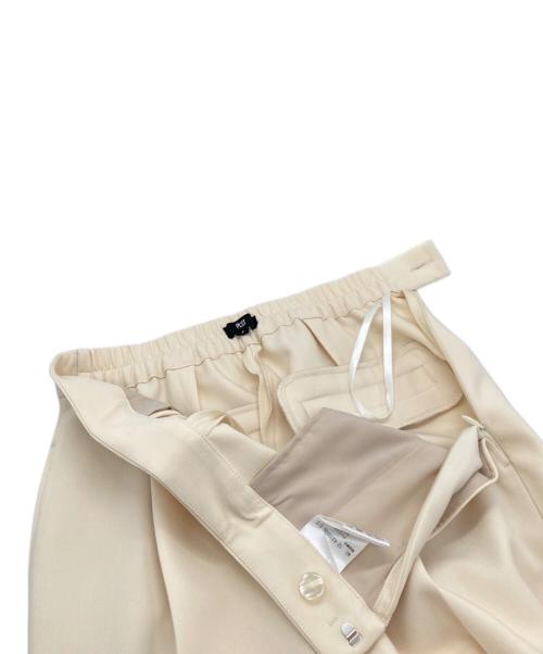 PLST（プラステ）PLST (プラステ) フェイクパールペプラムブラウスセットアップ ベージュ サイズ:Sの古着・服飾アイテム