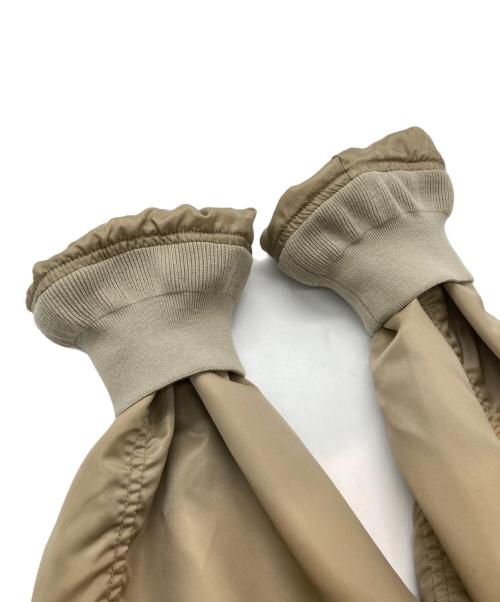 25SS Spick and Span（ニーゴーエスエス スピック アンド スパン）25SS Spick and Span (ニーゴーエスエス スピック アンド スパン) ナイロンジップブルゾン ベージュ サイズ:FREEの古着・服飾アイテム