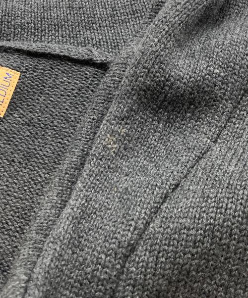 cheswick（チェスウィック）cheswick (チェスウィック) エルボーパッチワッペンカーディガン グレー サイズ:SIZEMの古着・服飾アイテム