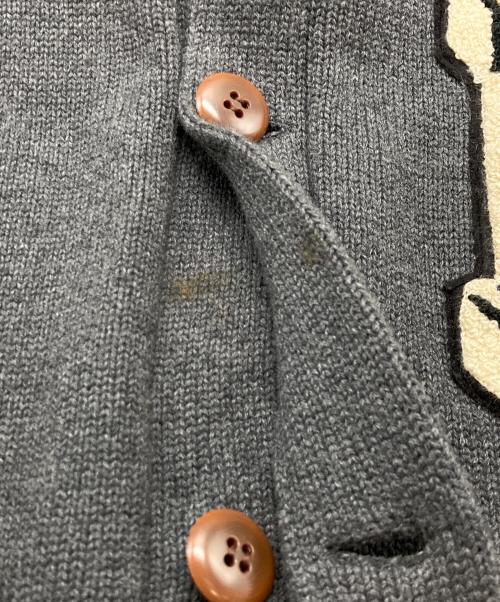 cheswick（チェスウィック）cheswick (チェスウィック) エルボーパッチワッペンカーディガン グレー サイズ:SIZEMの古着・服飾アイテム