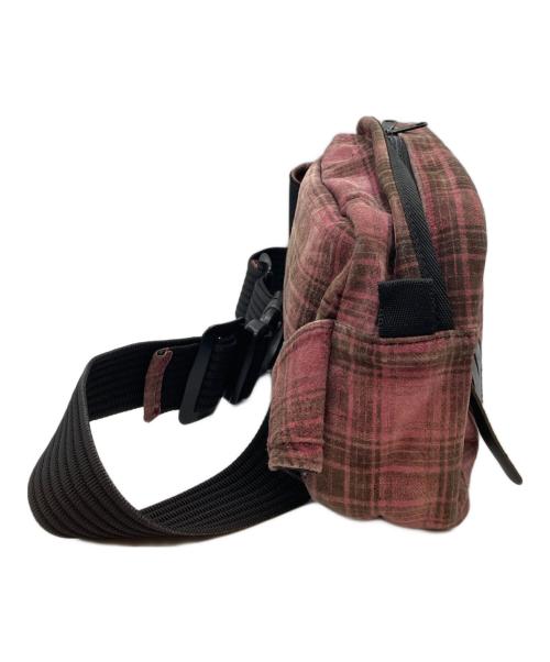 ISAMU KATAYAMA BACKLASH（イサムカタヤマ･バックラッシュ）ISAMU KATAYAMA BACKLASH (イサムカタヤマ・バックラッシュ) ビッグスウェードバッグ ショッキングピンク サイズ:-の古着・服飾アイテム