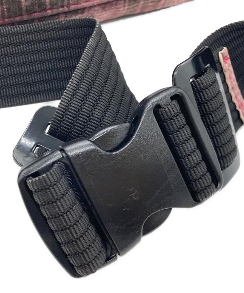 ISAMU KATAYAMA BACKLASH（イサムカタヤマ･バックラッシュ）ISAMU KATAYAMA BACKLASH (イサムカタヤマ・バックラッシュ) ビッグスウェードバッグ ショッキングピンク サイズ:-の古着・服飾アイテム