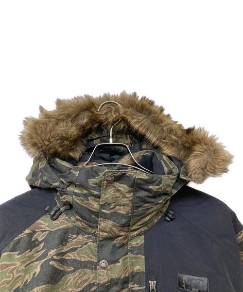 THE NORTH FACE（ザ ノース フェイス）THE NORTH FACE (ザ ノース フェイス) 中綿迷彩ジャケット ブラック×グリーン サイズ:Ｍの古着・服飾アイテム