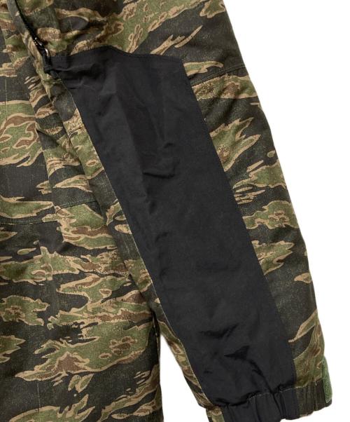 THE NORTH FACE（ザ ノース フェイス）THE NORTH FACE (ザ ノース フェイス) 中綿迷彩ジャケット ブラック×グリーン サイズ:Ｍの古着・服飾アイテム