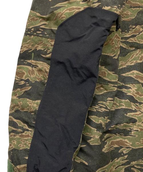 THE NORTH FACE（ザ ノース フェイス）THE NORTH FACE (ザ ノース フェイス) 中綿迷彩ジャケット ブラック×グリーン サイズ:Ｍの古着・服飾アイテム