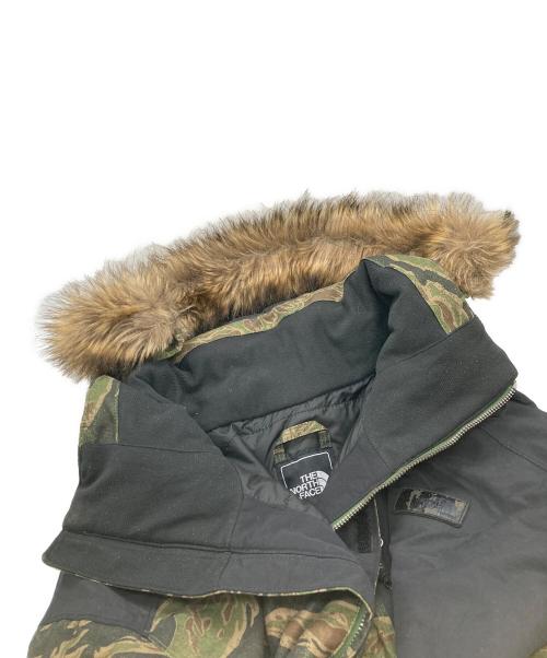 THE NORTH FACE（ザ ノース フェイス）THE NORTH FACE (ザ ノース フェイス) 中綿迷彩ジャケット ブラック×グリーン サイズ:Ｍの古着・服飾アイテム