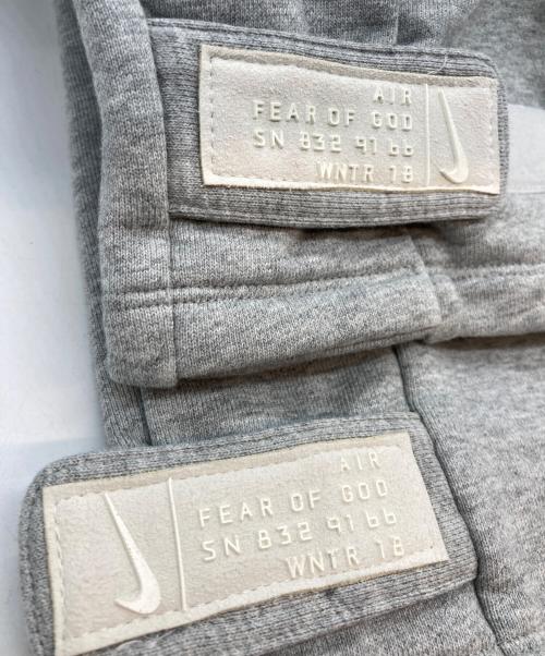 NIKE（ナイキ）NIKE (ナイキ) FEAR OF GOD (フィア・オブ・ゴッド) 18AW Warm Up Pants NBA(チハチエーダブリュー・ウォームアップ・パンツ・エヌビーエー) グレー サイズ:Sの古着・服飾アイテム