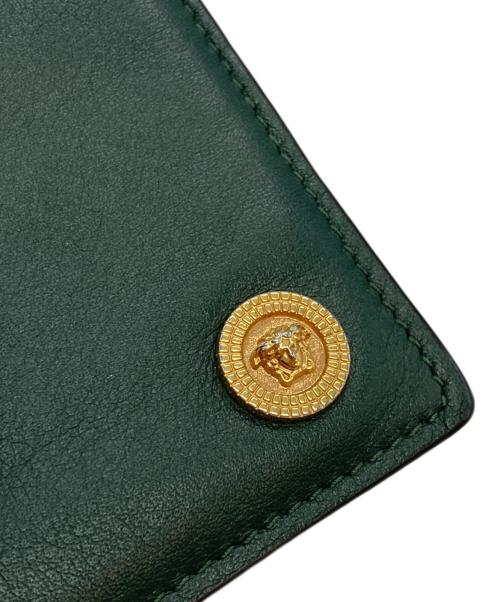 VERSACE（ヴェルサーチェ）VERSACE (ヴェルサーチェ) 2つ折りレザー財布 グリーン サイズ:-の古着・服飾アイテム