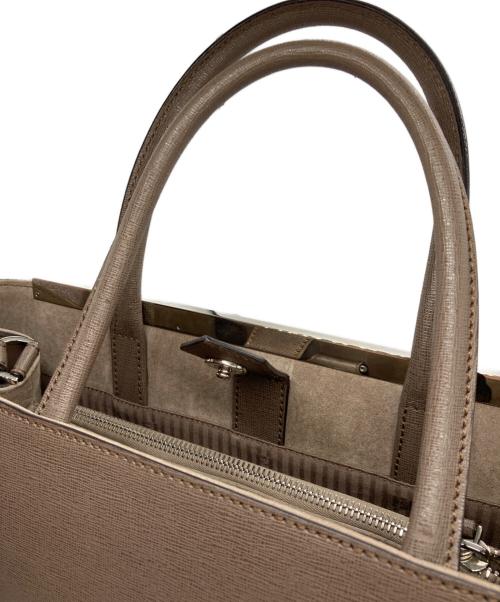 FENDI（フェンディ）FENDI (フェンディ) PETITE 2 JOUR MD VITELLO(プチ・トゥージュール・ミディアム・ヴィッテロ) ブラウンの古着・服飾アイテム