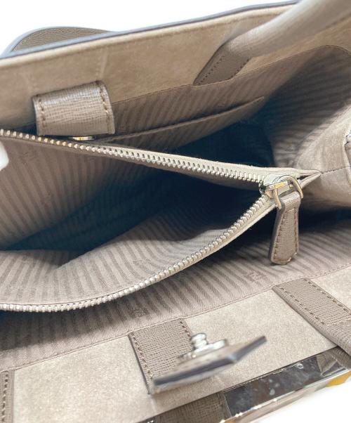 FENDI（フェンディ）FENDI (フェンディ) PETITE 2 JOUR MD VITELLO(プチ・トゥージュール・ミディアム・ヴィッテロ) ブラウンの古着・服飾アイテム