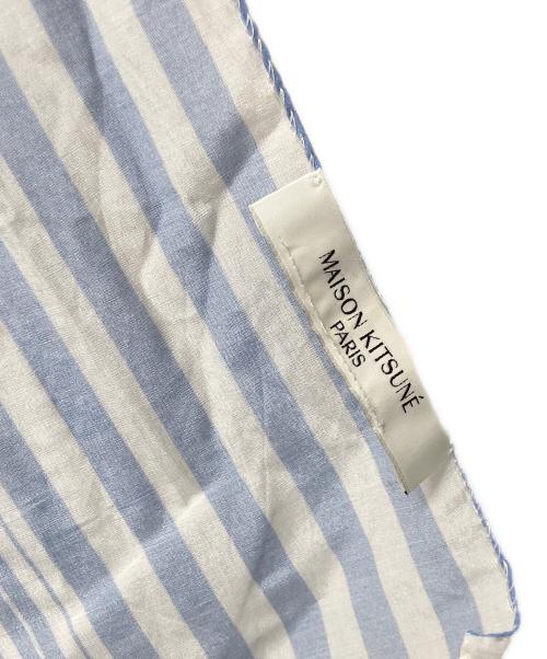 maison kitsune（メゾンキツネ）MAISON KITSUNE (メゾンキツネ) スカーフ ホワイト×ブルーの古着・服飾アイテム