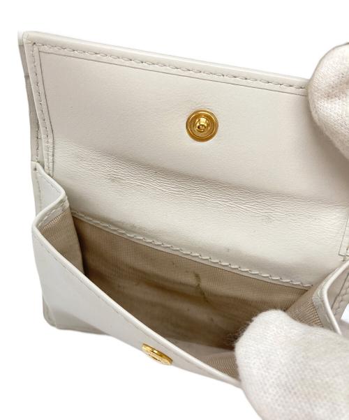 MIU MIU（ミュウミュウ）MIU MIU (ミュウミュウ) クロコ2つ折りコンパクトウォレット イエローの古着・服飾アイテム