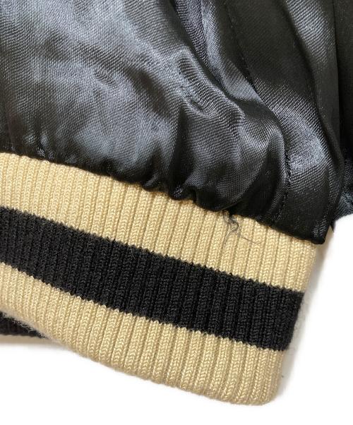 VANSON（バンソン）VANSON (バンソン) T.F.O.A (クローズ&ワースト〜武装戦線〜) リバーシブルサテンスカジャン ホワイト×ブラック サイズ:Lの古着・服飾アイテム