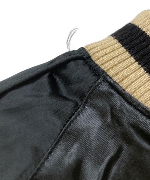 VANSON（バンソン）VANSON (バンソン) T.F.O.A (クローズ&ワースト〜武装戦線〜) リバーシブルサテンスカジャン ホワイト×ブラック サイズ:Lの古着・服飾アイテム