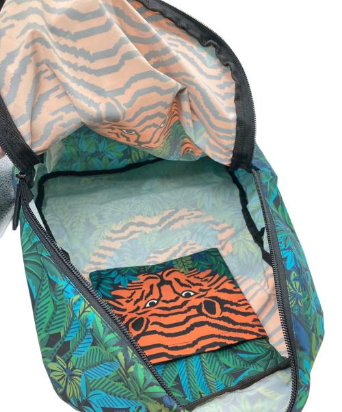 INOUI EDITIONS（イヌイエディションズ）INOUI EDITIONS (イヌイエディションズ) カスピトラ柄タイガーリュック ブルーの古着・服飾アイテム