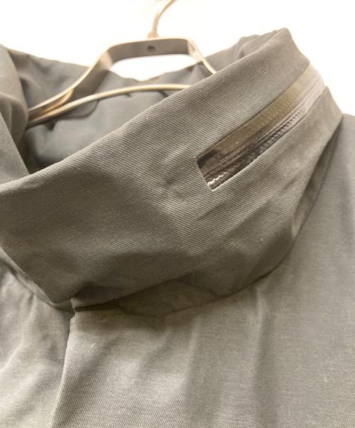 MOUNTAIN HARD WEAR（マウンテンハードウェア）MOUNTAIN HARD WEAR N.HOOLYWOOD (エヌ ハリウッド) CITY DWELLERS HOODED DOWN JACKET(シティ ドゥエラーズ フーデッド ダウン ジャケット) グレー サイズ:40／Lの古着・服飾アイテム