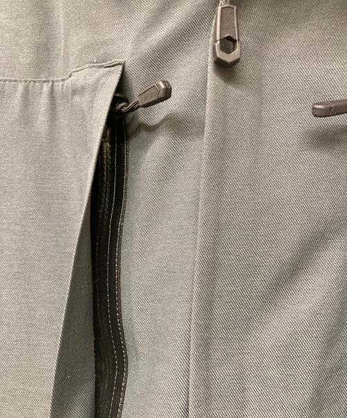 MOUNTAIN HARD WEAR（マウンテンハードウェア）MOUNTAIN HARD WEAR N.HOOLYWOOD (エヌ ハリウッド) CITY DWELLERS HOODED DOWN JACKET(シティ ドゥエラーズ フーデッド ダウン ジャケット) グレー サイズ:40／Lの古着・服飾アイテム