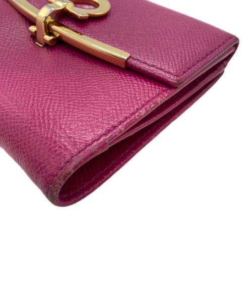 Salvatore Ferragamo（サルヴァトーレ フェラガモ）Salvatore Ferragamo (サルヴァトーレ フェラガモ) ガンチーニ レザー折り畳み財布 ピンクの古着・服飾アイテム