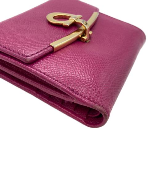 Salvatore Ferragamo（サルヴァトーレ フェラガモ）Salvatore Ferragamo (サルヴァトーレ フェラガモ) ガンチーニ レザー折り畳み財布 ピンクの古着・服飾アイテム