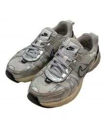 NIKE（ナイキ）の古着「W V2K RUN SUMMIT WHITE/METALLIC SILVER/ウィメンズ ブイツーケー ラン サミットホワイト / メタリックシルバー」｜ホワイト×ブラック