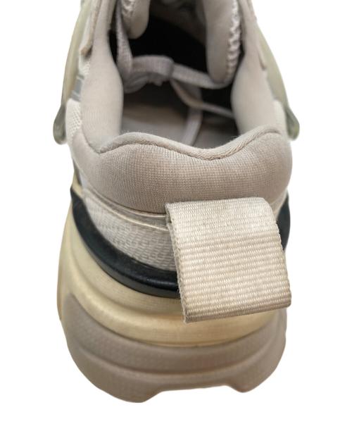 NIKE（ナイキ）NIKE (ナイキ) W V2K RUN SUMMIT WHITE/METALLIC SILVER/ウィメンズ ブイツーケー ラン サミットホワイト / メタリックシルバー ホワイト×ブラック サイズ:25の古着・服飾アイテム