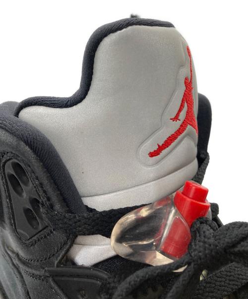 NIKE（ナイキ）NIKE (ナイキ) AIR JORDAN 5 RETRO BLACK/UNIVERSITY RED ブラック×レッド サイズ:27の古着・服飾アイテム