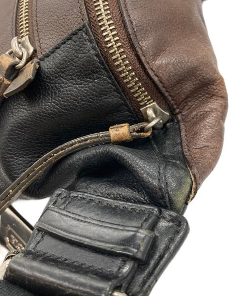 COACH（コーチ）COACH (コーチ) トンプソンレザーボディバッグ ブラウン×ブラックの古着・服飾アイテム
