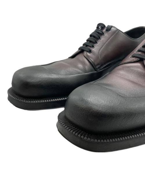 PRADA（プラダ）PRADA (プラダ) ブラッシュドレザー ダービーシューズ ブラウン×ブラック サイズ:SIZE 9の古着・服飾アイテム