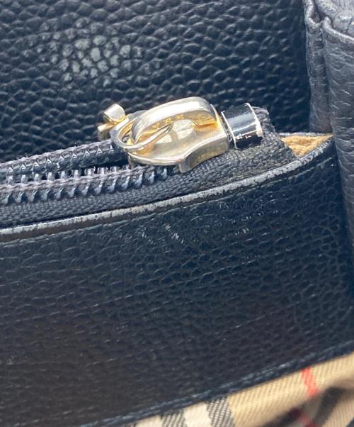 BURBERRY（バーバリー）BURBERRY (バーバリー) 裏ノバチェックシボ革レザーハンドバッグ ブラックの古着・服飾アイテム