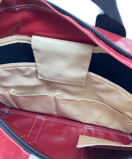 FREITAG（フライターグ）FREITAG (フライターグ) 【廃盤モデル】 BEN 2WAY ショルダーバッグ ホワイト×レッドの古着・服飾アイテム