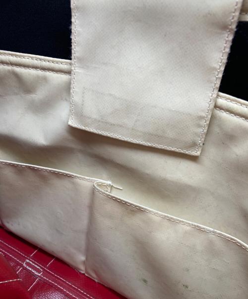 FREITAG（フライターグ）FREITAG (フライターグ) 【廃盤モデル】 BEN 2WAY ショルダーバッグ ホワイト×レッドの古着・服飾アイテム