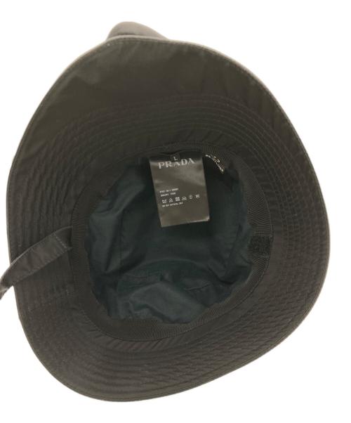 PRADA（プラダ）PRADA (プラダ) トライアングルロゴ Re-Nylon バケットハット サイズ:Lの古着・服飾アイテム