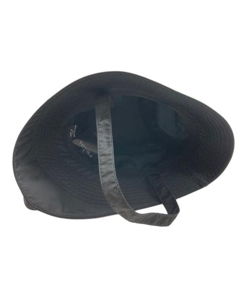 PRADA（プラダ）PRADA (プラダ) トライアングルロゴ Re-Nylon バケットハット サイズ:Lの古着・服飾アイテム