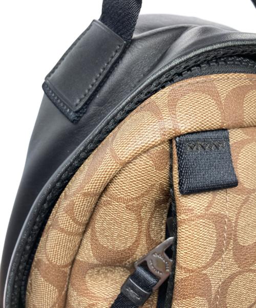 COACH（コーチ）COACH (コーチ) シグネチャーコーティングキャンバスボディバッグ ベージュ×ブラックの古着・服飾アイテム