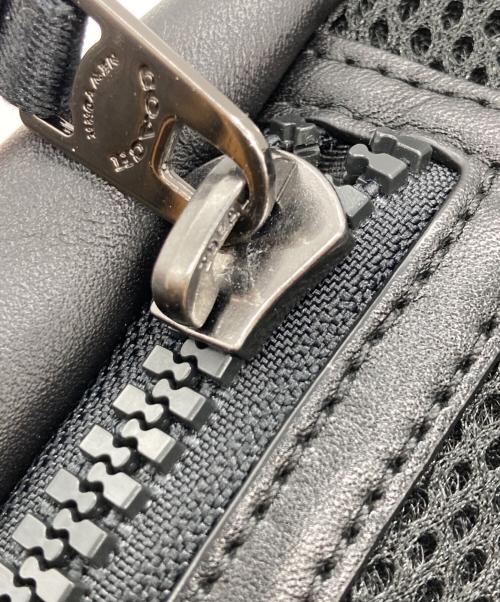 COACH（コーチ）COACH (コーチ) シグネチャーコーティングキャンバスボディバッグ ベージュ×ブラックの古着・服飾アイテム