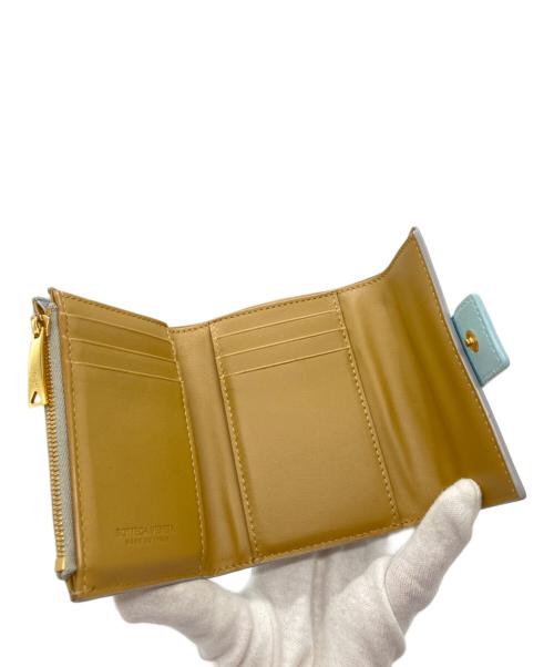 BOTTEGA VENETA（ボッテガベネタ）BOTTEGA VENETA (ボッテガベネタ) イントレチャート3つ折り財布 グレー×スカイブルーの古着・服飾アイテム