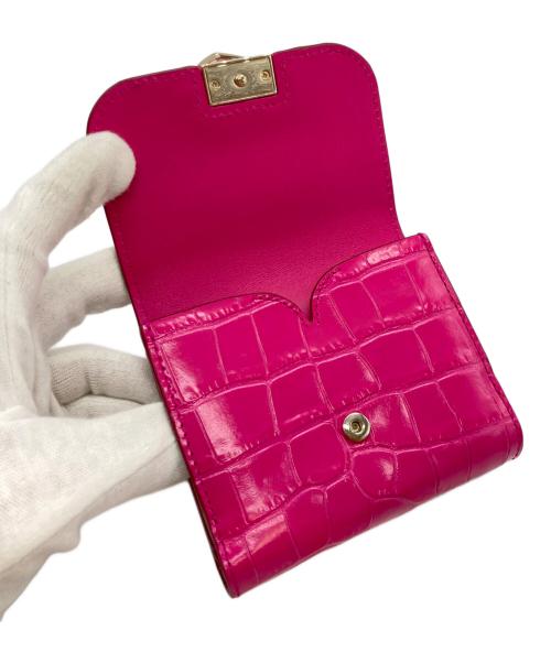 Kate Spade（ケイトスペード）Kate Spade (ケイトスペード) ラヴィットクロコエンボスパイフォールドフラップウォレット ピンクの古着・服飾アイテム