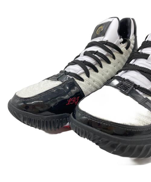 NIKE（ナイキ）NIKE (ナイキ) LEBRON 16 SB（レブロン 16 エスビー） ホワイト×ブラック サイズ:SIZE 27cmの古着・服飾アイテム