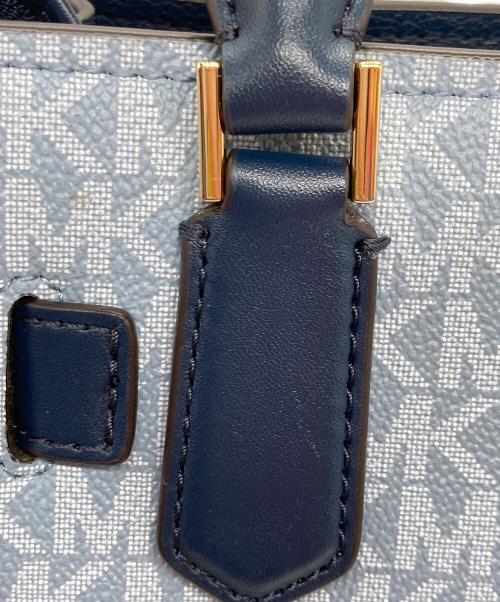 MICHAEL KORS（マイケル・コース）MICHAEL KORS (マイケル・コース) HAMILTON サッチェルスモール(ハミルトン・サッチェル・スモール) スカイブルー×ネイビーの古着・服飾アイテム